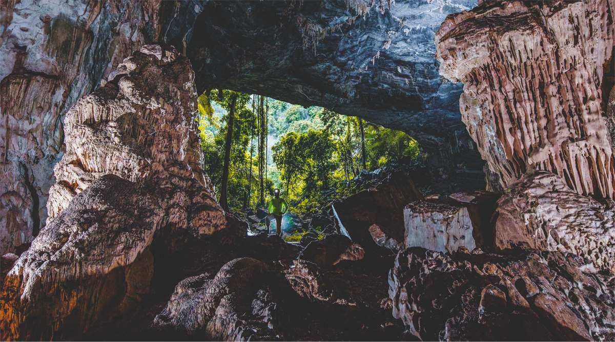 4 Days Hang Tien Caves Exploration Hiking Tour